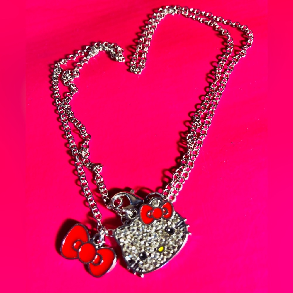 NWOT Sanrio Hello Kitty Pendant Necklace